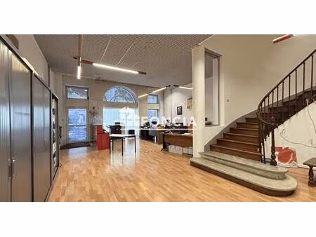 immeuble de bureaux r+2 idéalement situé à villeneuve-sur-lot