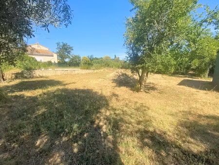le cailar prcoche centre terrain 700m2 a viabiliser