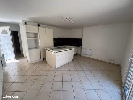 appartement t2 + dressing + terrasse fermée