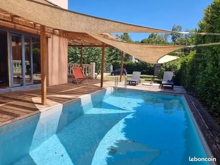 maison individuelle avec piscine  5 pièces 4 chambres et double garage / curis au mont d'o