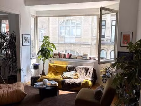 place brugmann – 92 m² rénové – 2 chambres