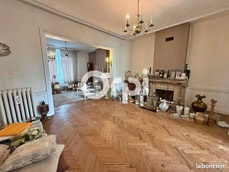 maison de ville 7 pièces 188 m²