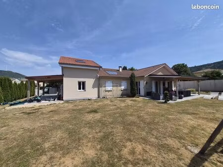 villa 8 pièces 172 m²
