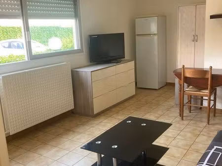 location studio meublé