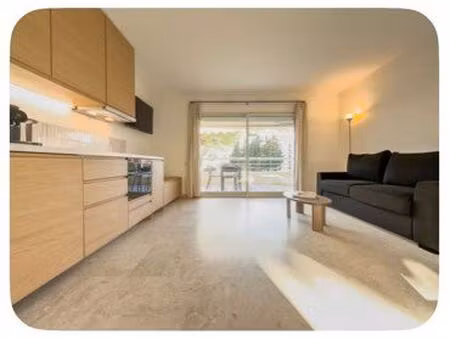 location studio proche banane bail étudiant 9 mois septembre à juin