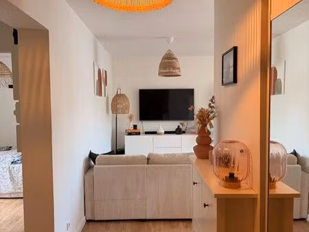 appartement t2 situé à frans