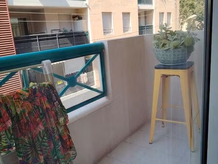 vends t2 35 m2 avec box fermé à fréjus 300 m de la mer