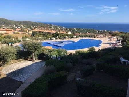? charmant t1 bis– vue mer panoramique – les issambres