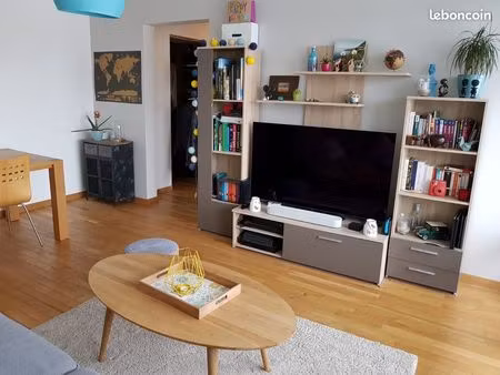 loue t2 lumineux meublé pour le 01/08