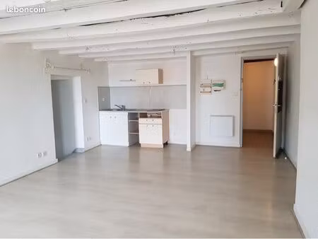 location appartement saint triviers de courtes