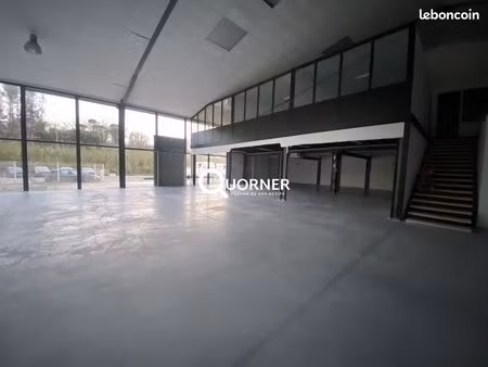 local commercial 750 m² fréjus