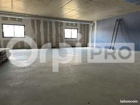 bureau 106 m²