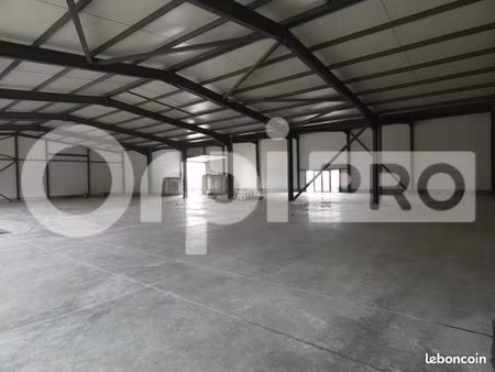 local commercial 1 180 m²