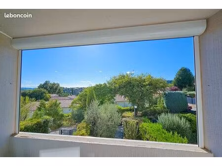 appartement 33m2 au calme avec loggia vue arborée