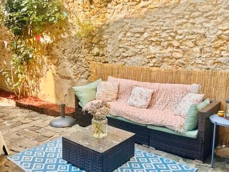 belle maison et sa dépendance