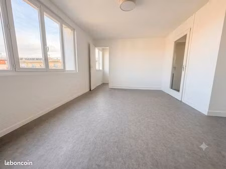studio 1 pièce 30 m²