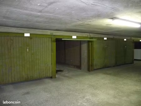 box garage auto fermé dans résidence sécurisée - centre ville de sceaux (92) – stationneme