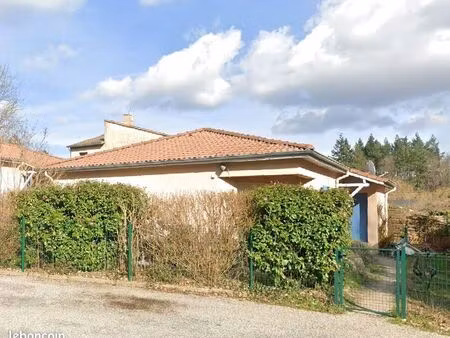 villa 3 pièces 70 m²
