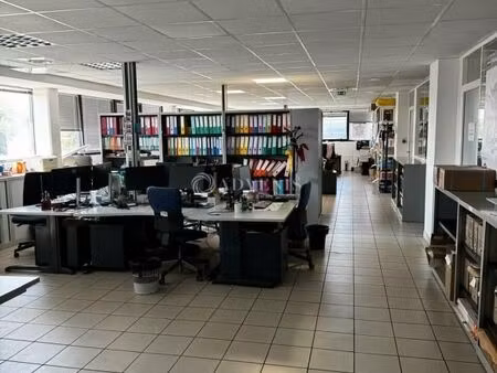 bureau 500 m²