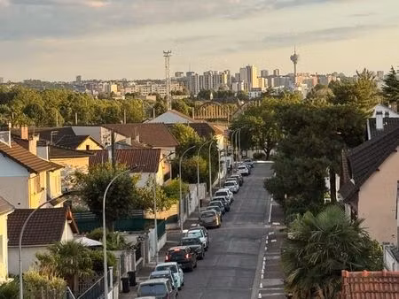 appartement familial avec vue sur tour eiffel et sacré-cœur