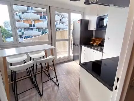 chambre meublé 13 m2 avec balcon privé
