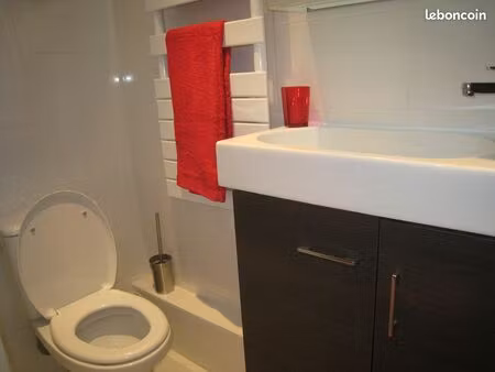 exclusivement pour etudiant .studio meuble.94200 ivry sur seine