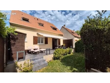maison rénovée de 152m² - 7/9 pièces - dans quartier calme