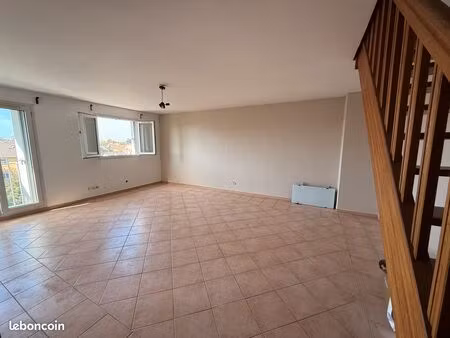 appartement t3 en duplex /10 min en bus de la gare du vert galant