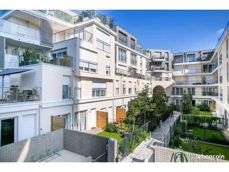 studio 1 pièce 33 m²