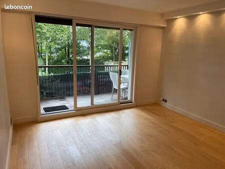 appartement 2 pièces au bord de la seine