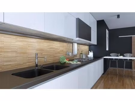 bel appartement 2 pièces à proximité immédiate des transports avec balcon !