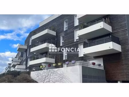 vannes – t3 lumineux avec balcon et garage à 3 minutes de la gare