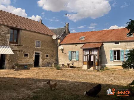 ancienne ferme avec grandes dépendances