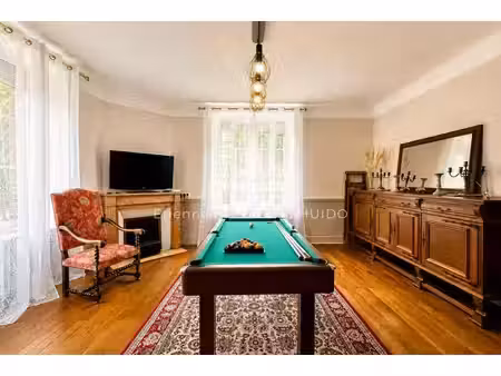 maison de maître de 231 m² avec deux habitations centre-ville de vatan