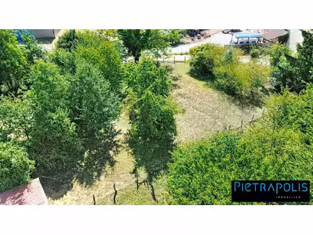 terrain constructible 734 m² viabilisé plat