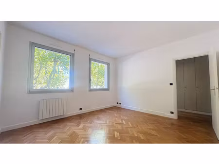 à louer appartement t1 lumineux cours sablon