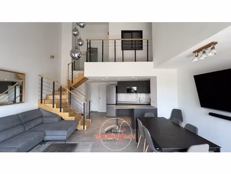 beau 3 pièces en duplex loué meuble