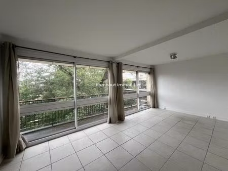 appartement 2 pièces avec cave et parking la celle-saint-cloud