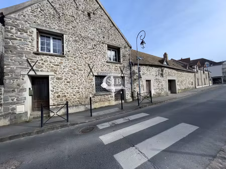 studio avec mezza - loyer 495 €