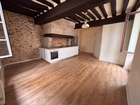 appartement t3 en triplex de caractère meuble 72 48 m2