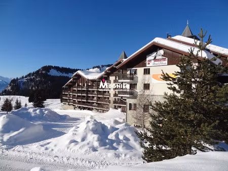 le praz de lys : parking couvert