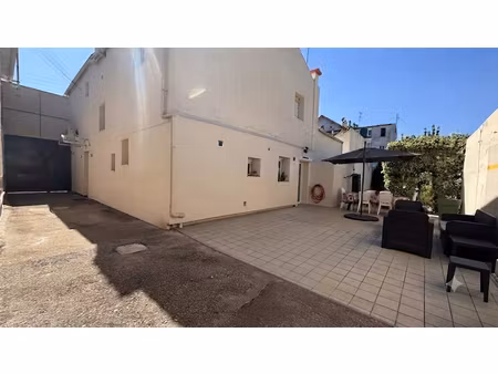 coup de coeur assuré : spacieuse maison familiale avec climatisation et grand stationnemen