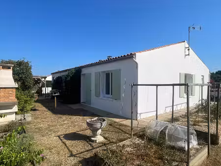 maison 2 chambres avec véranda  garage et terrain de 578 m² - environnement calme