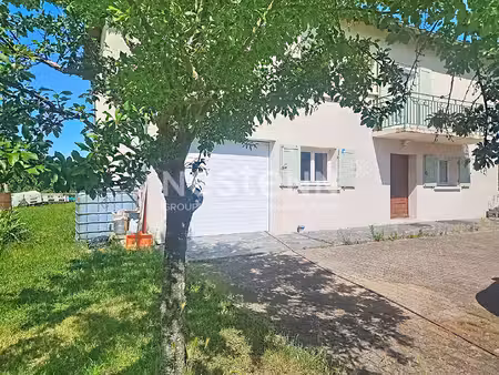 exclusivite ! centre retournac maison traditionnelle avec 4 chambres sur1300 m2 de terrain