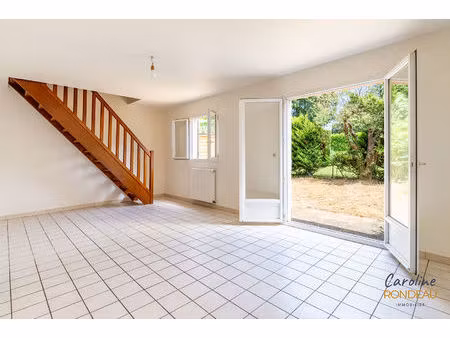 a vendre maison 3 chambres garage jardin