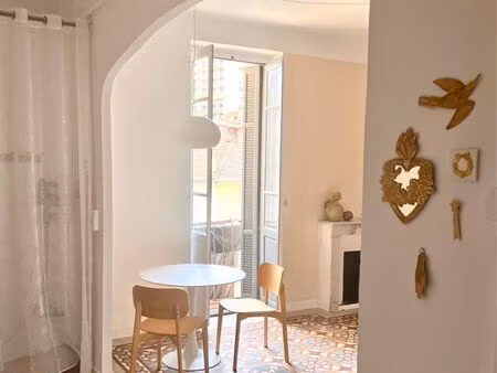 t2 meublé -- bail étudiant 9 mois -- ajaccio centre  à 2 min du lycée laetitia