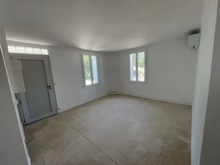 location appartement 2 pièces 38 m² à aix-en-provence (13080)