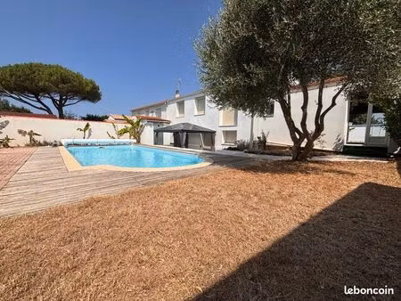 maison 116m2 + garage 36m2 + place de parking + piscine