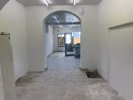 rez commercial 66m² chaussée d'ixelles (cave 15m²)