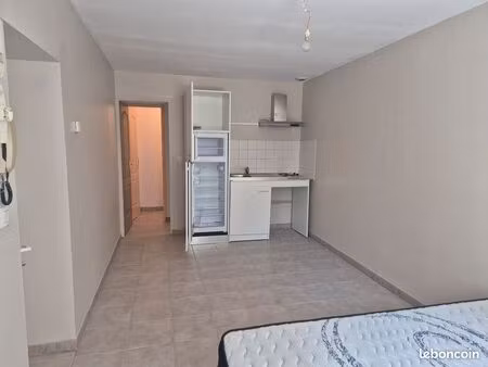 studio meublé de 23 m² en rez-de-chaussée